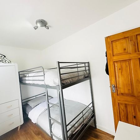 Beautiful Home In London With Easy Access To Central London Sutton  Dış mekan fotoğraf