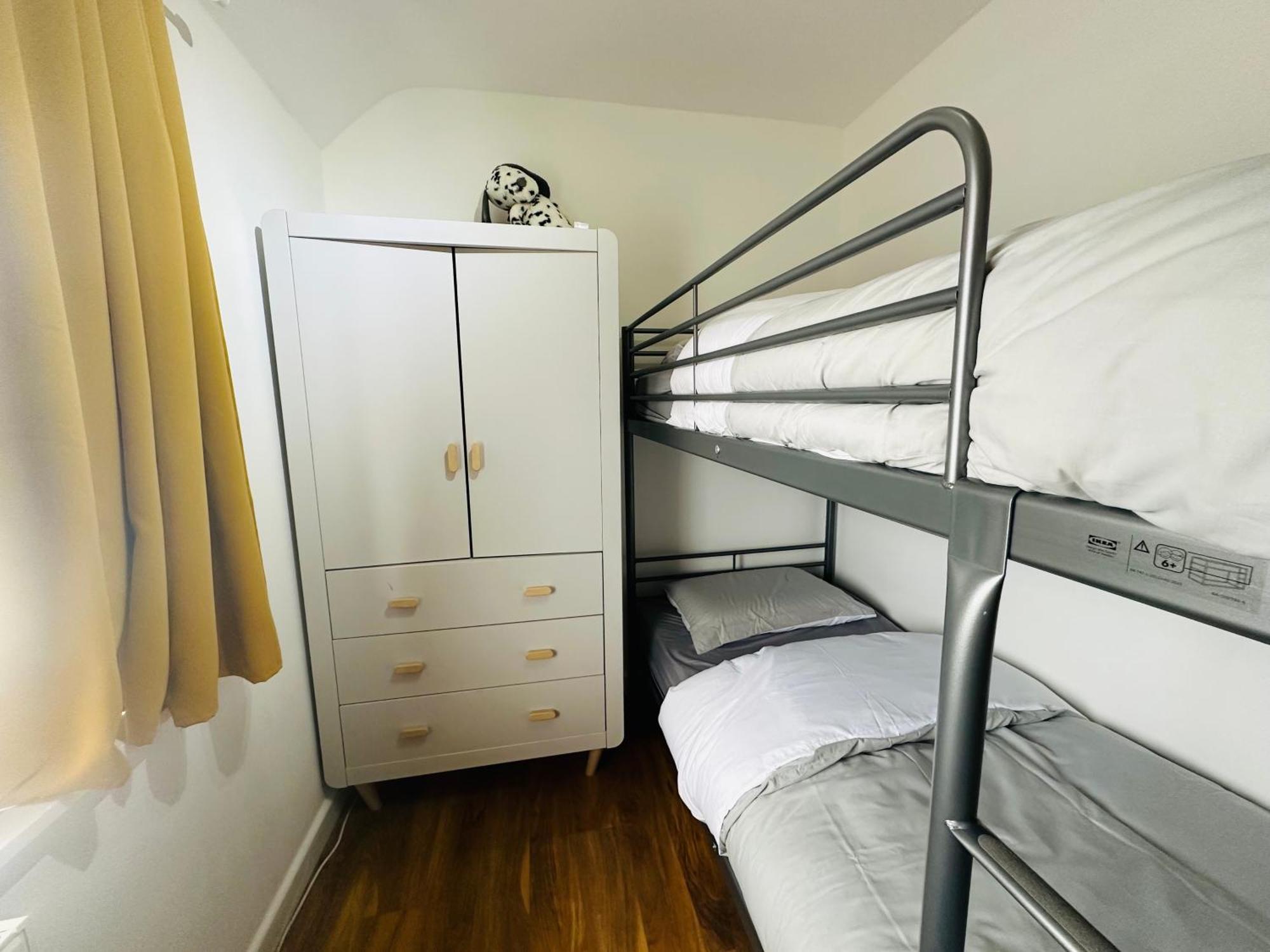 Beautiful Home In London With Easy Access To Central London Sutton  Dış mekan fotoğraf