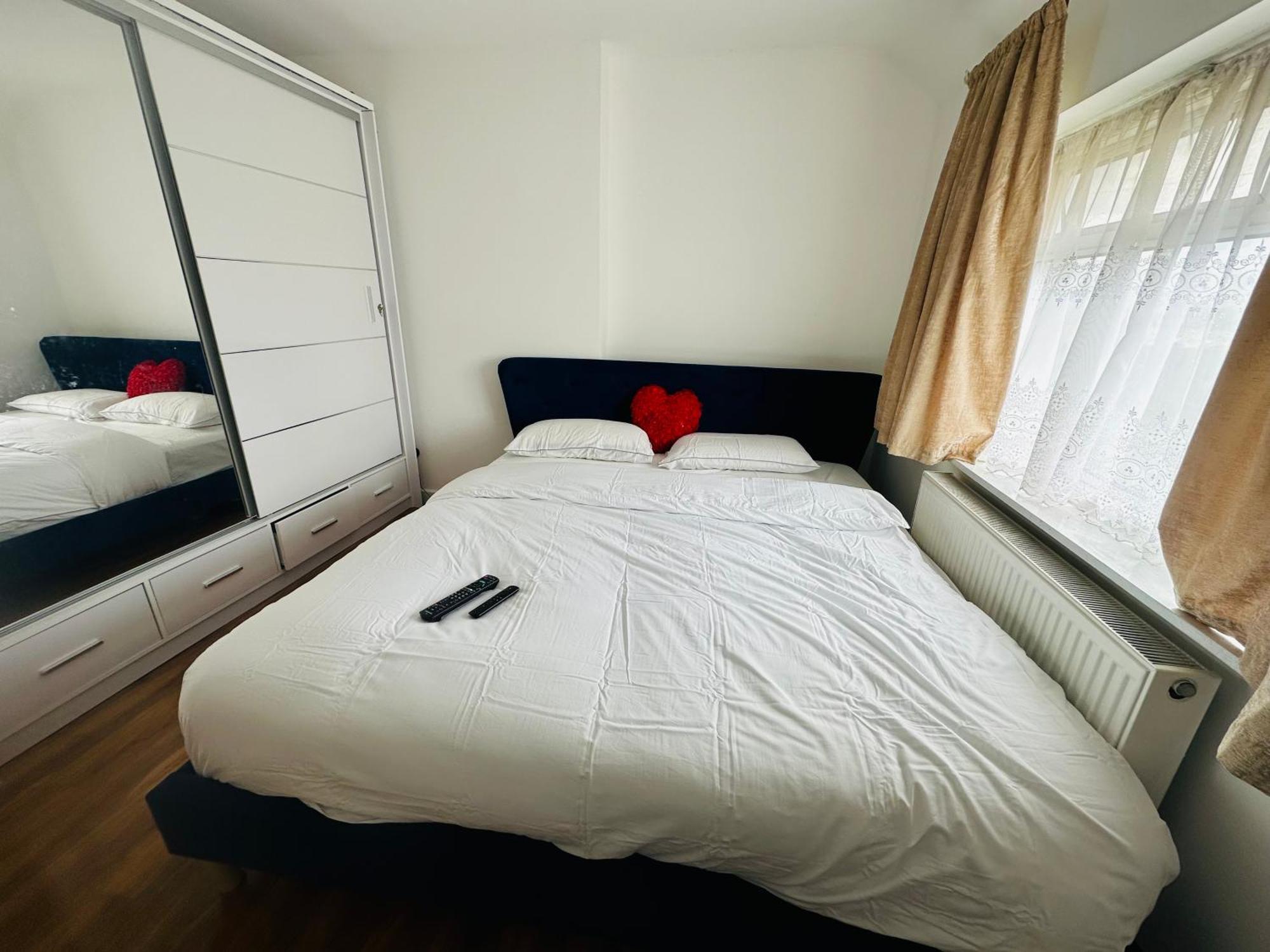 Beautiful Home In London With Easy Access To Central London Sutton  Dış mekan fotoğraf