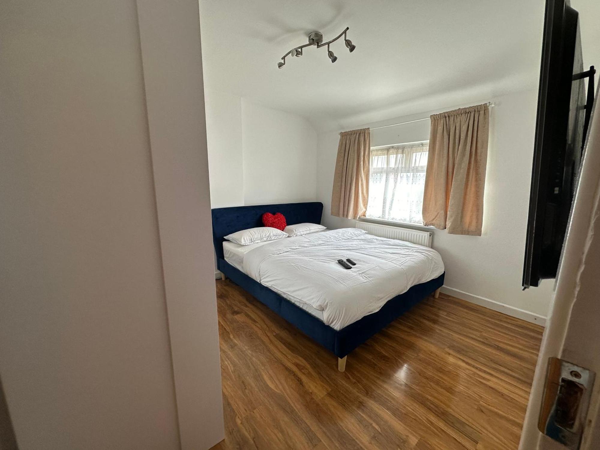 Beautiful Home In London With Easy Access To Central London Sutton  Dış mekan fotoğraf